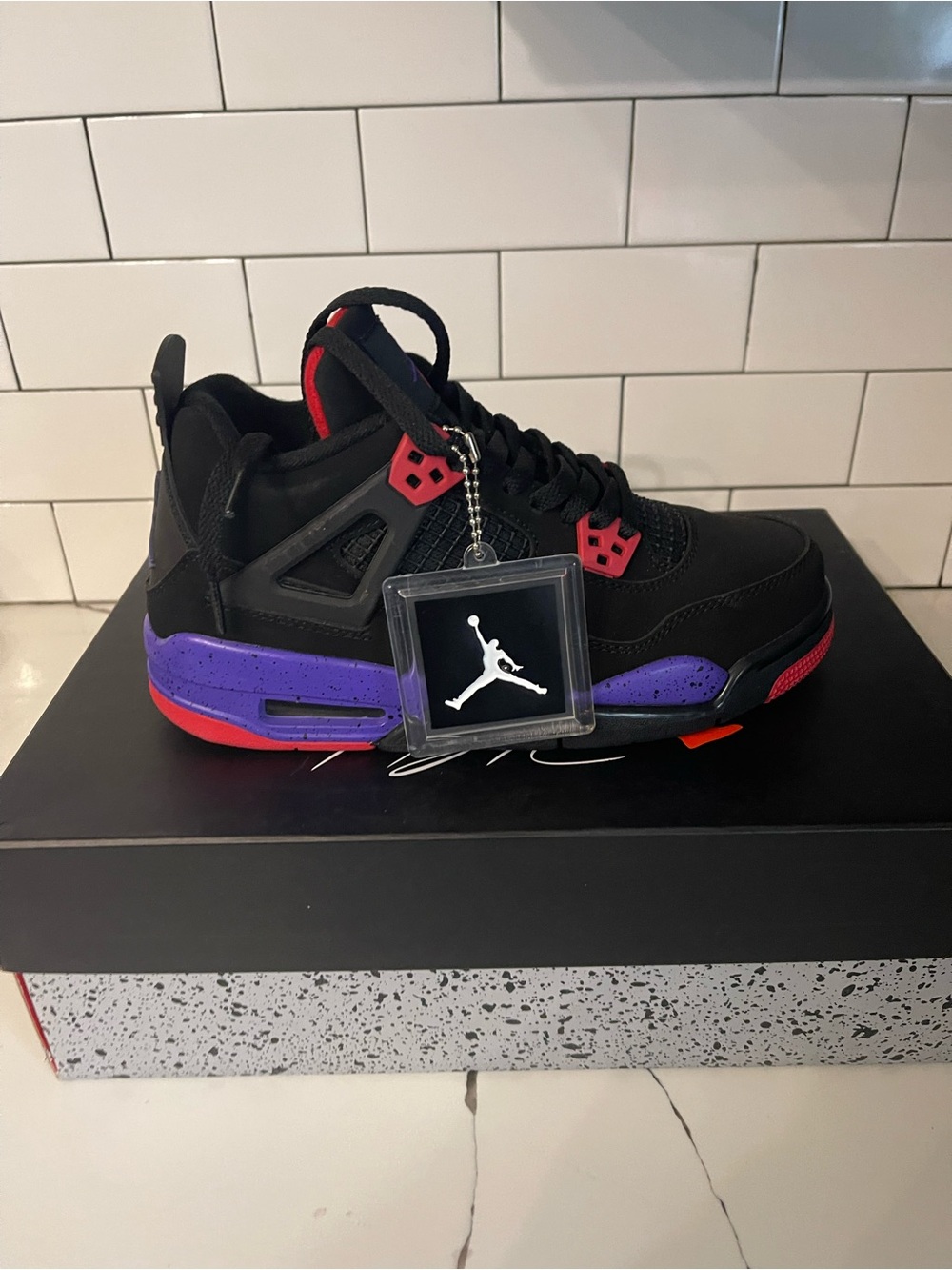 Men’s Retro 4 Raptor Size 5.5.